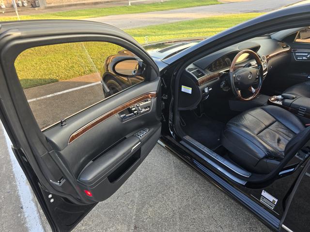 Photo of 2007 Black Mercedes-Benz S-Class