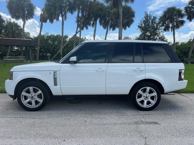 Photo of 2012 White Land Rover Range Rover