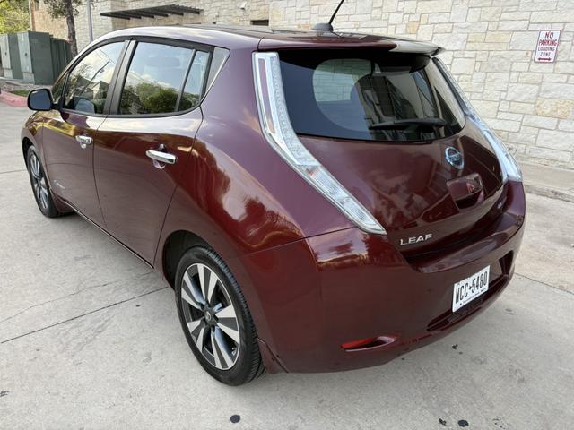 Photo of 2016 Red Nissan Leaf