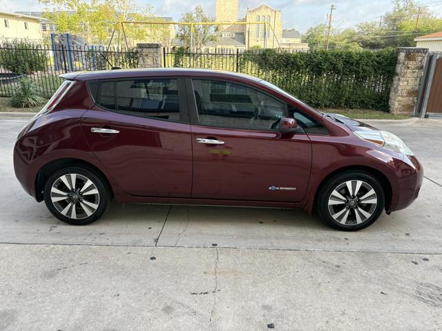 Photo of 2016 Red Nissan Leaf