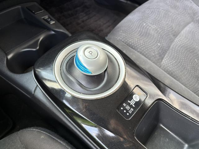 Photo of 2016 Red Nissan Leaf