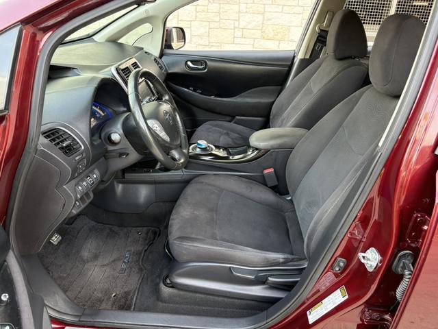 Photo of 2016 Red Nissan Leaf