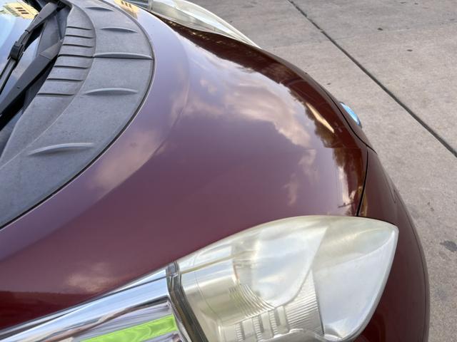Photo of 2016 Red Nissan Leaf