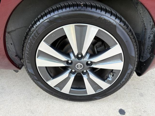 Photo of 2016 Red Nissan Leaf