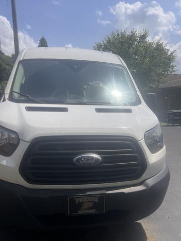 Photo of 2019 White Ford Transit-250