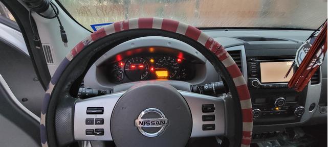 Photo of 2016 Silver Nissan Frontier