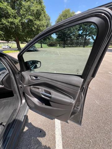Photo of 2015 Gray Ford C-Max Hybrid