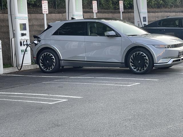 Photo of 2022 Gray Hyundai IONIQ 5