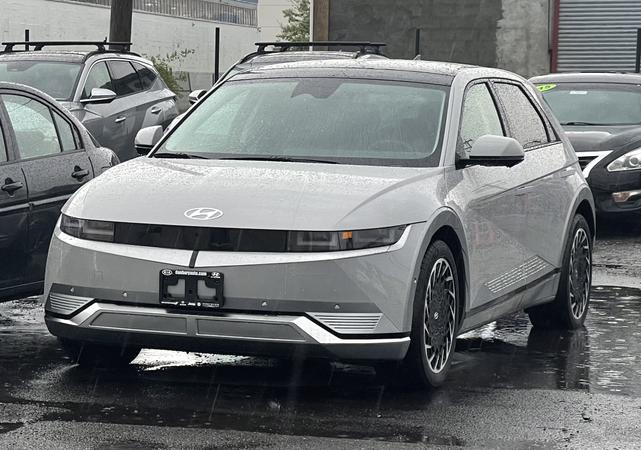 Photo of 2022 Gray Hyundai IONIQ 5
