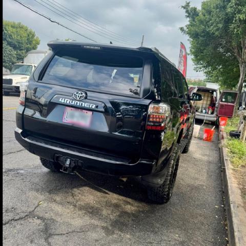 Photo of 2015 Black Toyota 4Runner