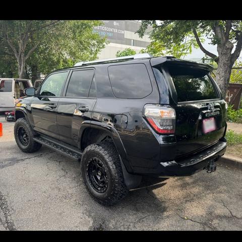 Photo of 2015 Black Toyota 4Runner