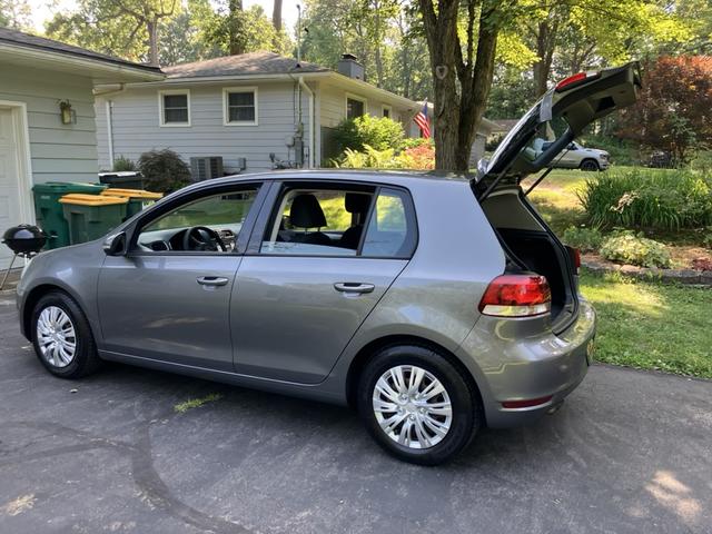 Photo of 2010 Gray Volkswagen Golf