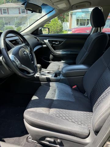 Photo of 2017 Black Nissan Altima