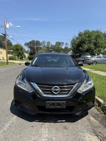 Photo of 2017 Black Nissan Altima