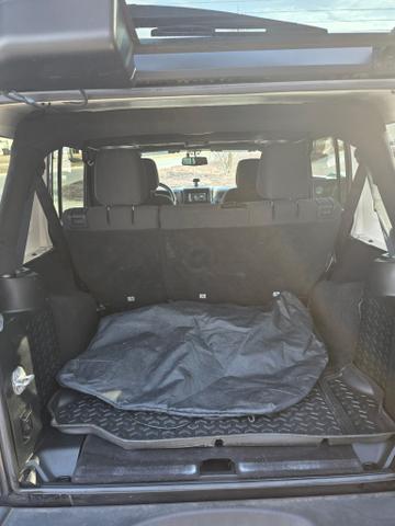 Photo of 2017 Gray Jeep Wrangler Unlimited