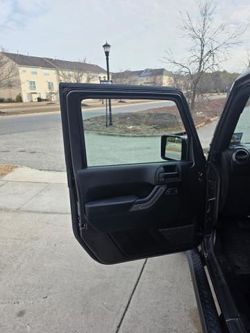 Photo of 2017 Gray Jeep Wrangler Unlimited
