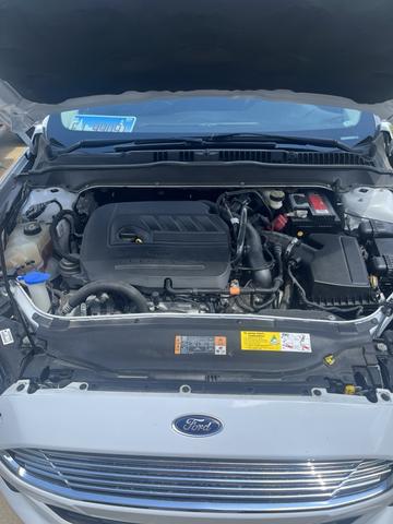 Photo of 2014 White Ford Fusion