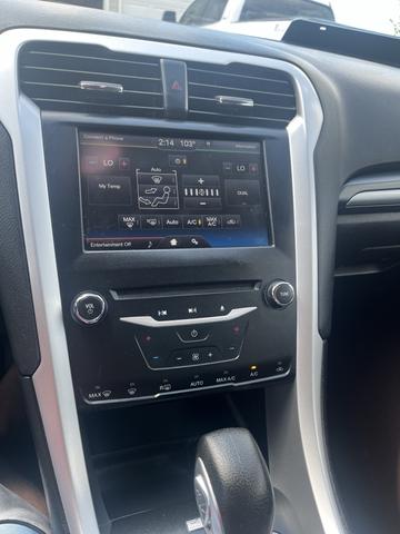 Photo of 2014 White Ford Fusion
