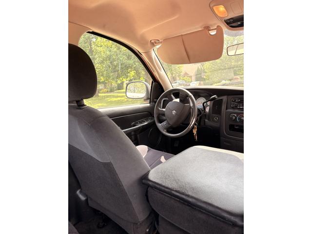 Photo of 2004 Red Dodge Ram 1500