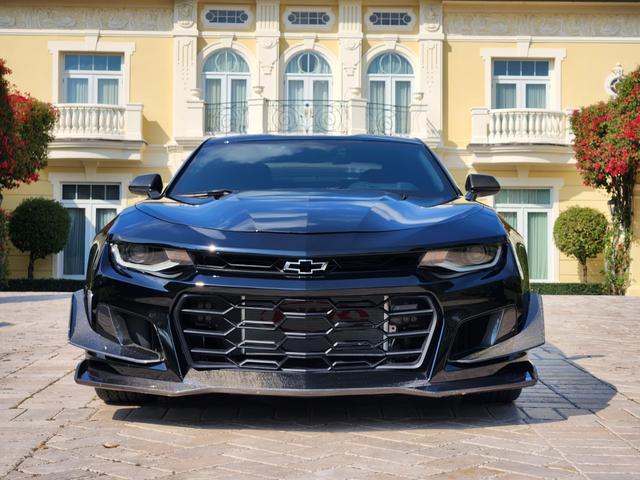 Photo of 2018 Black Chevrolet Camaro