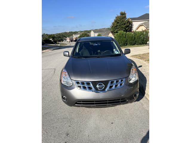 Photo of 2013 Silver Nissan Rogue