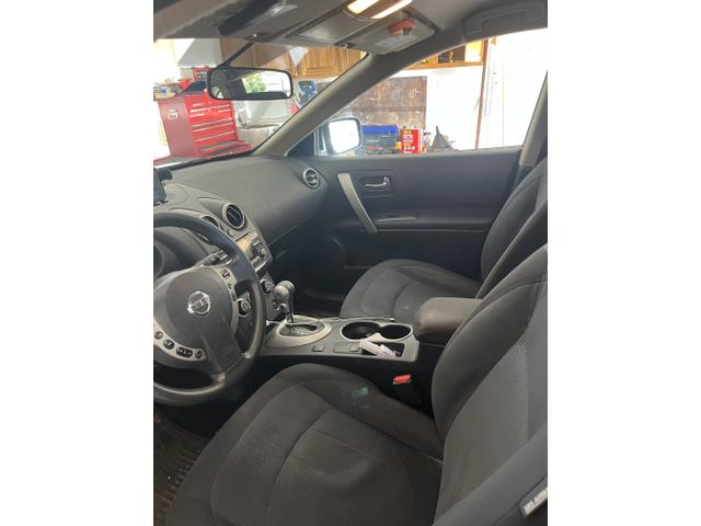Photo of 2013 Silver Nissan Rogue