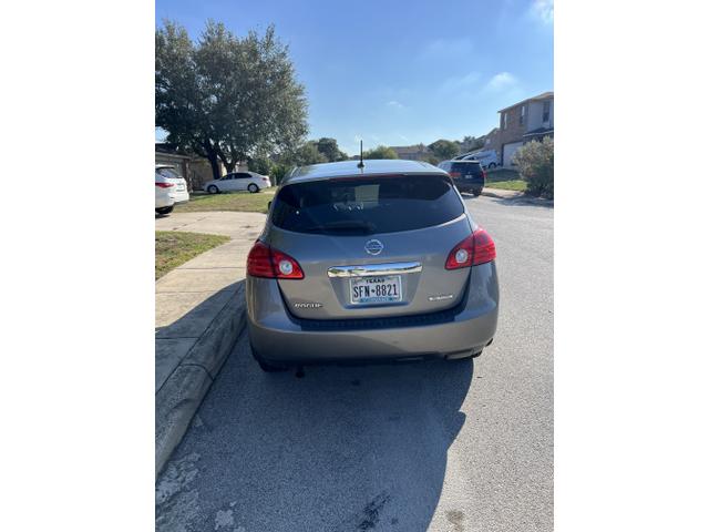 Photo of 2013 Silver Nissan Rogue