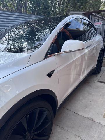 Photo of 2017 White Tesla Model X