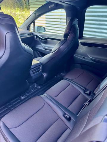 Photo of 2017 White Tesla Model X
