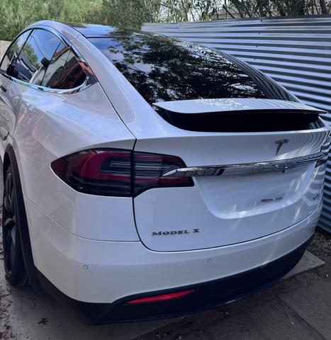 Photo of 2017 White Tesla Model X