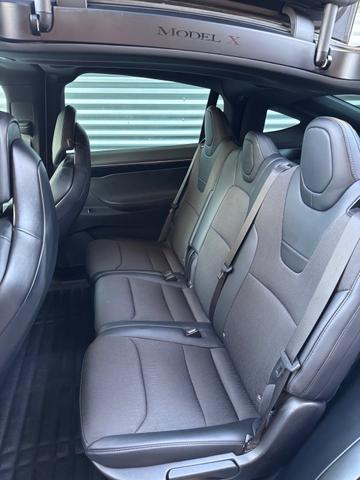 Photo of 2017 White Tesla Model X