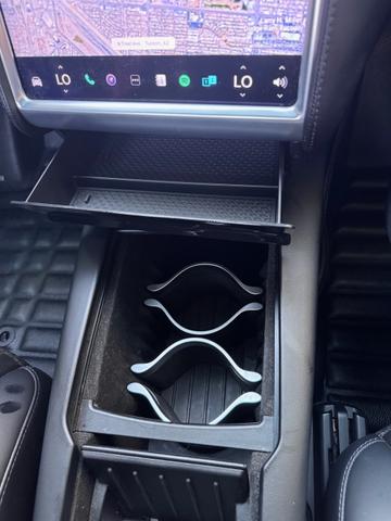 Photo of 2017 White Tesla Model X