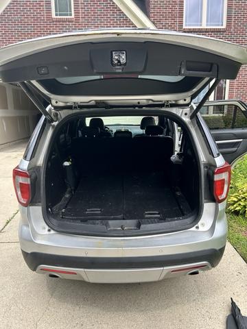 Photo of 2016 Silver Ford Explorer