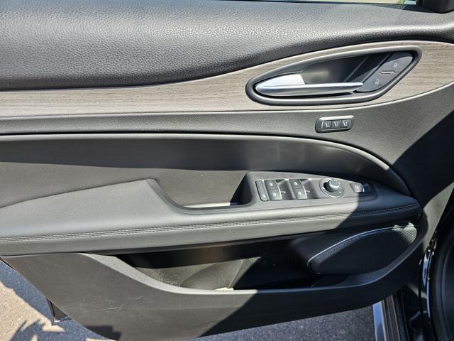 Photo of 2023 Black Alfa Romeo Stelvio