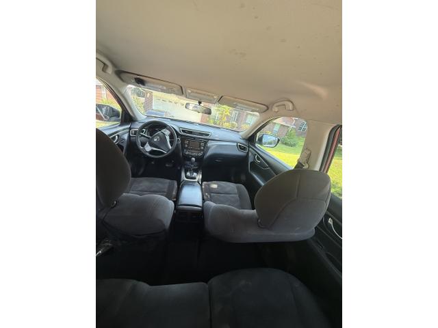 Photo of 2016 Red Nissan Rogue