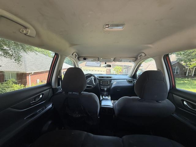Photo of 2016 Red Nissan Rogue