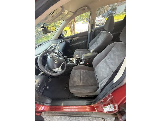 Photo of 2016 Red Nissan Rogue