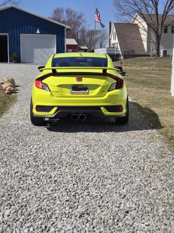Photo of 2019 Yellow Honda Civic Si