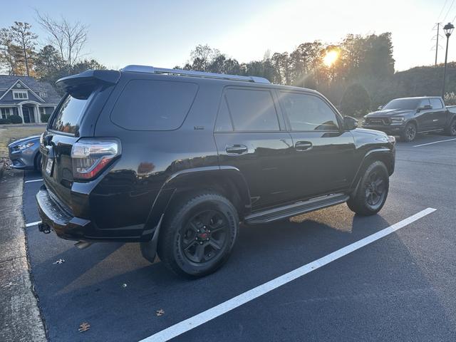 Photo of 2015 Black Toyota 4Runner