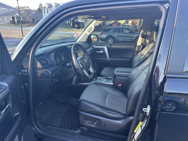 Photo of 2015 Black Toyota 4Runner