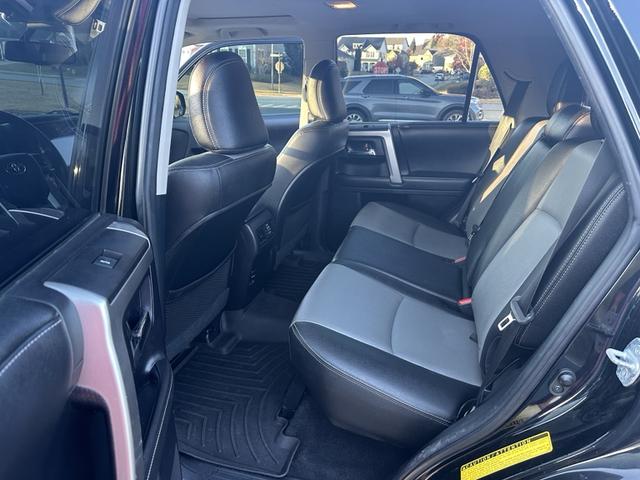 Photo of 2015 Black Toyota 4Runner