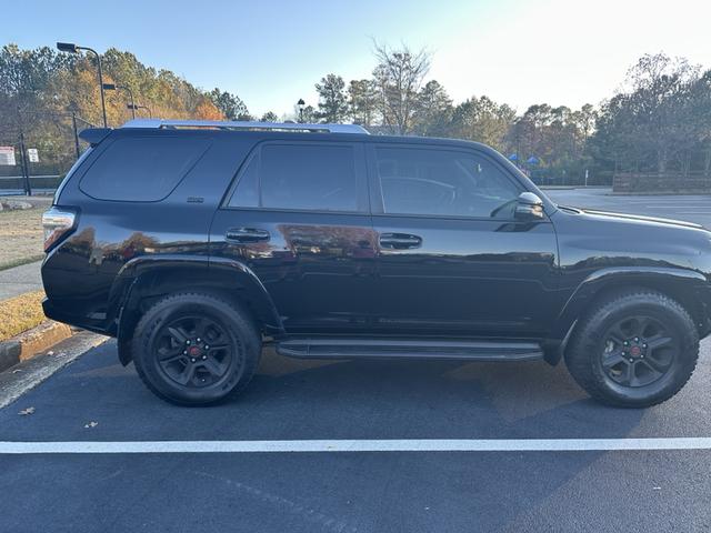 Photo of 2015 Black Toyota 4Runner