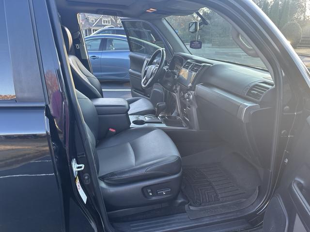 Photo of 2015 Black Toyota 4Runner