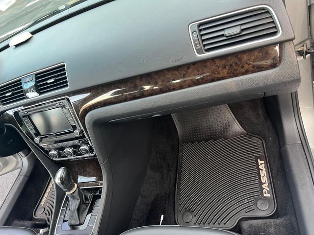 Photo of 2014 Silver Volkswagen Passat