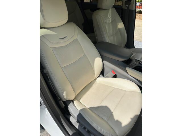 Photo of 2020 White Cadillac XT6