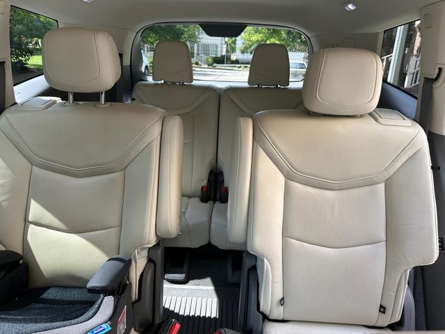 Photo of 2020 White Cadillac XT6