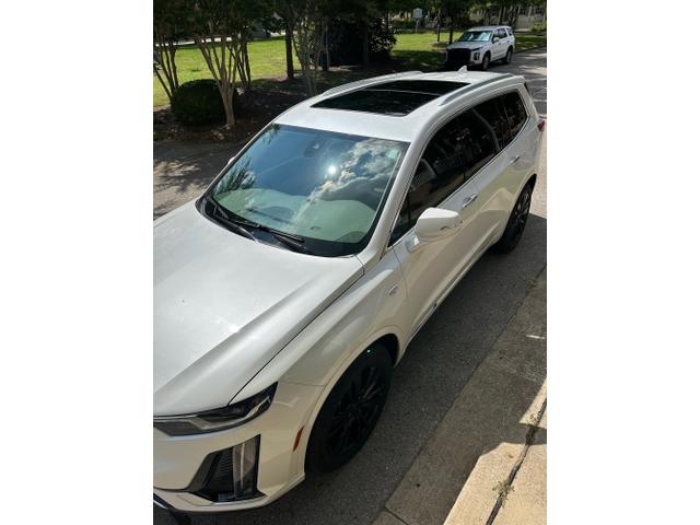 Photo of 2020 White Cadillac XT6