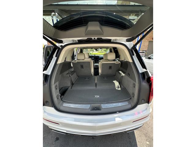 Photo of 2020 White Cadillac XT6