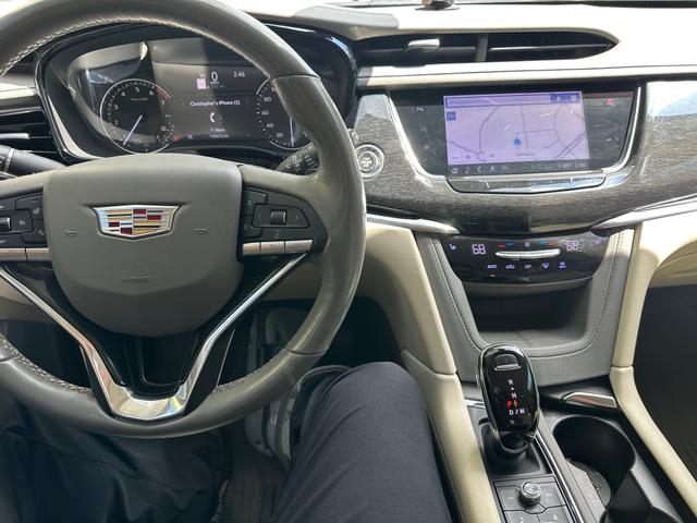 Photo of 2020 White Cadillac XT6