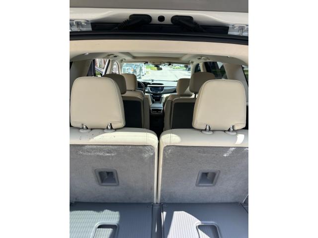 Photo of 2020 White Cadillac XT6